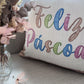 Capa Almofada de Veludo Feliz Páscoa Branca e Bege 43x43cm
