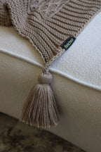 Manta Tricot Castor  90x180 cm com Tassel - Colméia