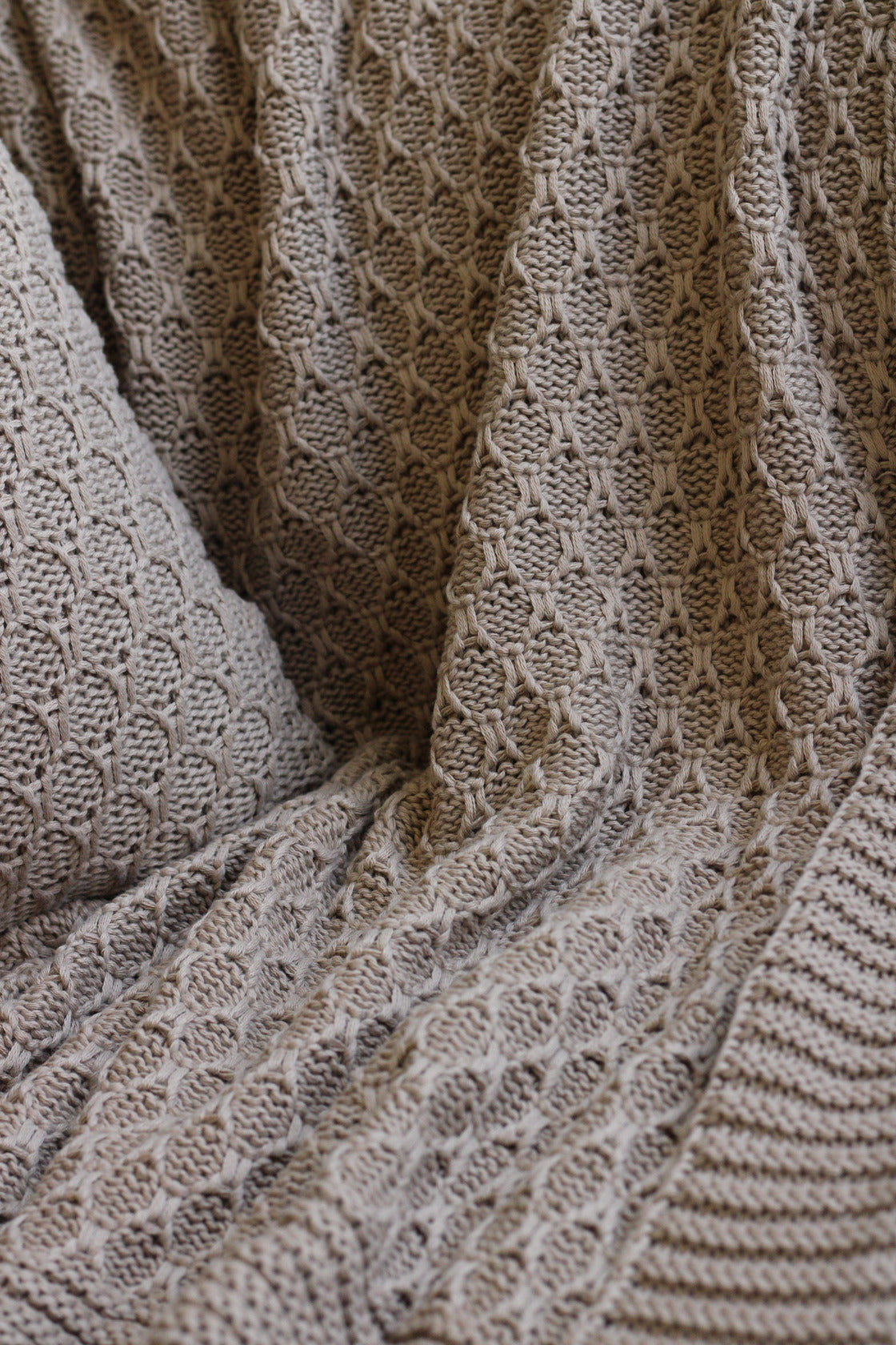 Manta Tricot Castor  90x180 cm com Tassel - Colméia