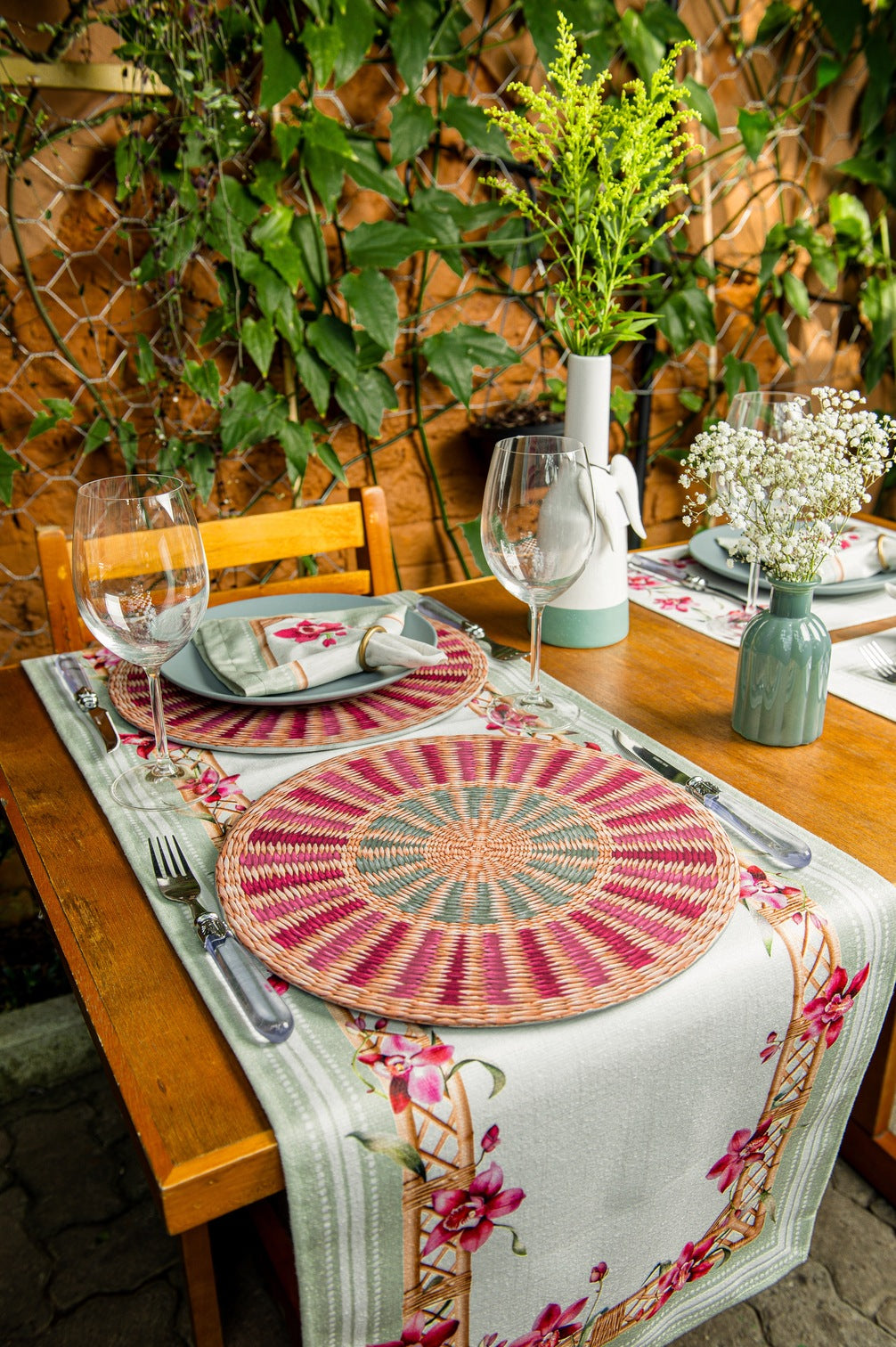Caminho de Mesa Flor Orquídea c/ Hidrorrepelência 43x141cm