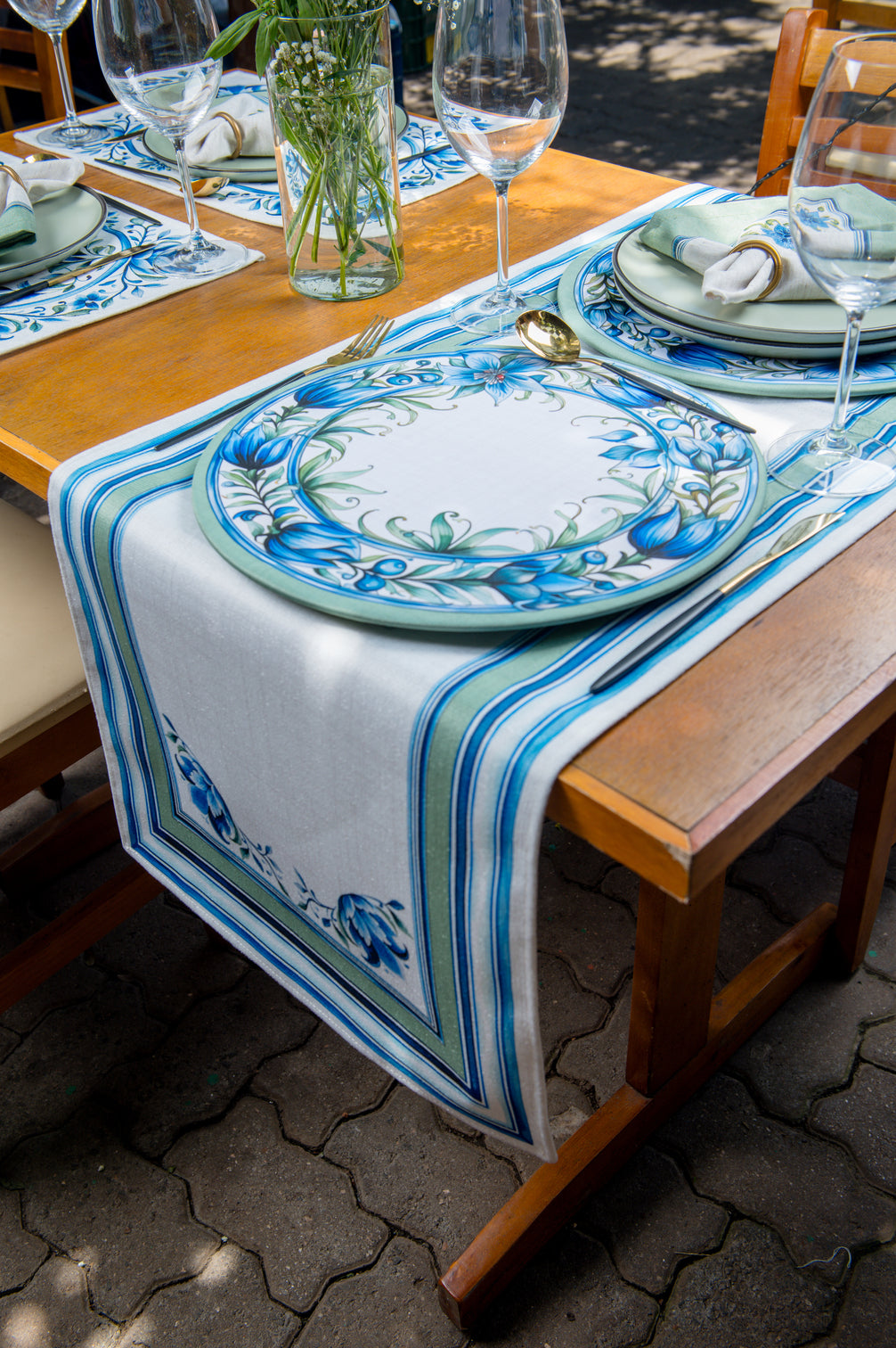 Caminho de Mesa Floral Azul c/ Hidrorrepelência 43x141cm