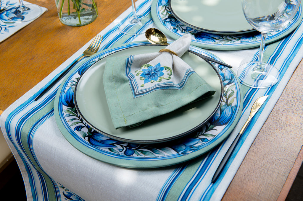 Caminho de Mesa Floral Azul c/ Hidrorrepelência 43x141cm