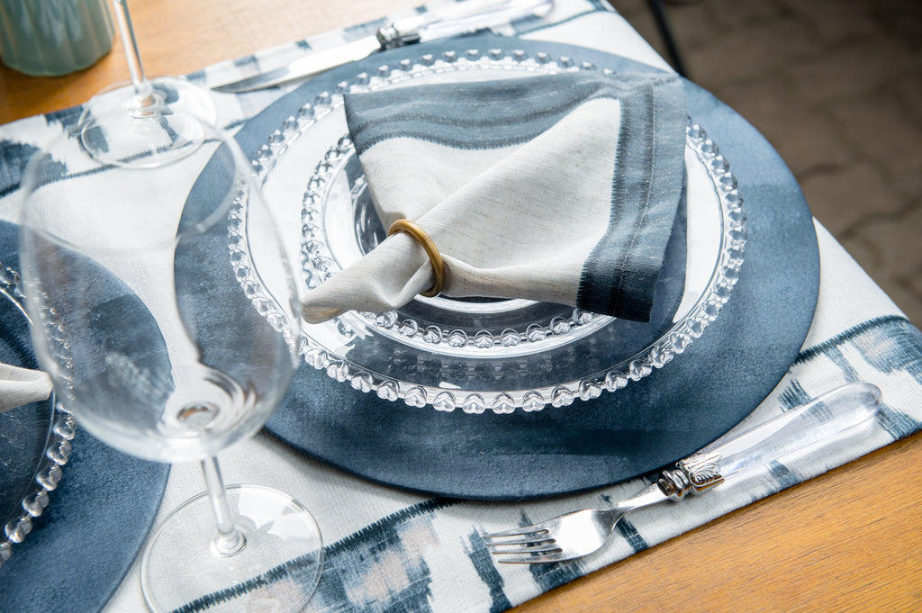 Caminho de Mesa Ikat Azul c/ Hidrorrepelência 43x141cm