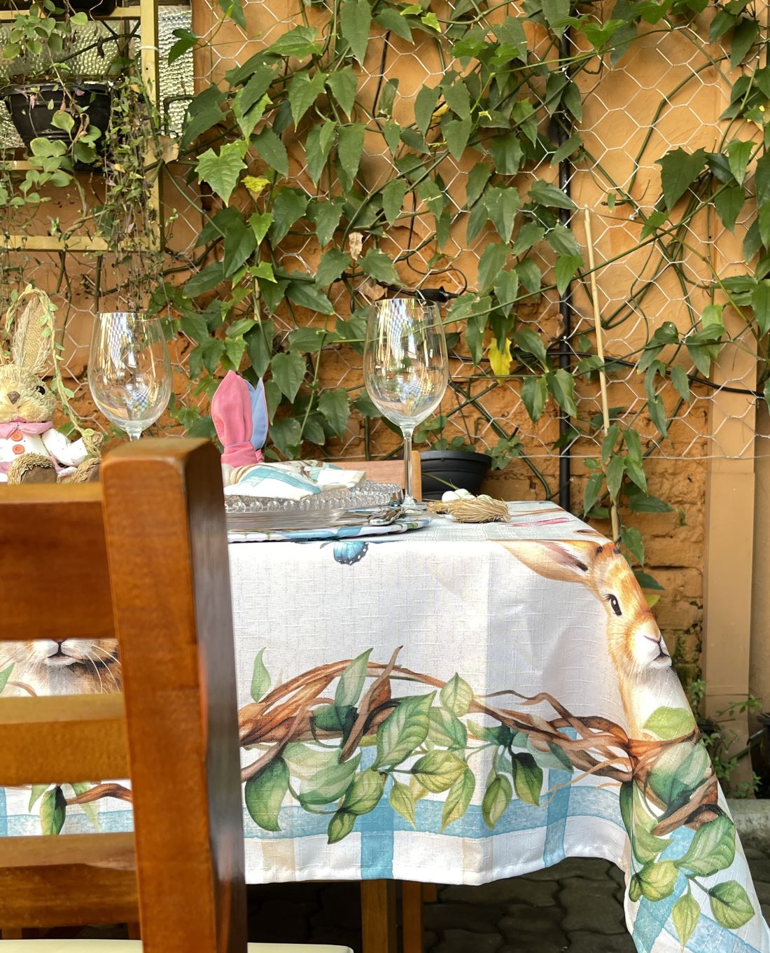 Toalha de Mesa Quadrada Páscoa Xadrez 4 Lugares 140x140cm